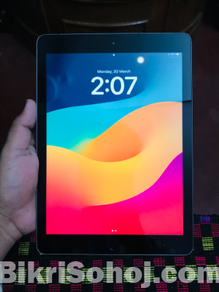 iPad 6th Generation 2018 Model WiFi USA Variant 32GB